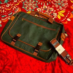 🧨  NWOT Vintage 80s/90s Dark Green Faux Suede Laptop/Carry On Bag  🧨